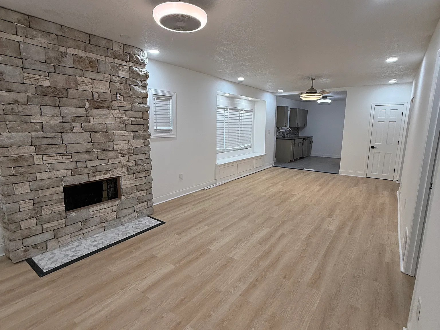 4 bed, 1850 sqft, $1,700 — Photo 3
