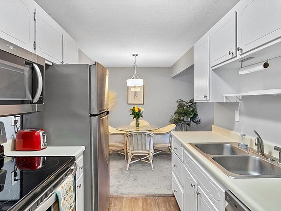 4th image of 4397 Wilshire Blvd APT E305
