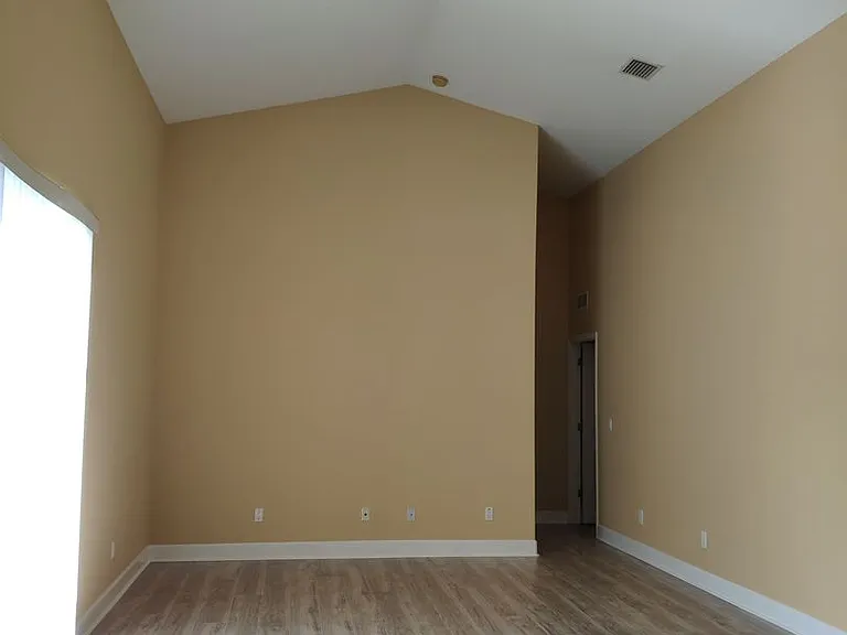 87 Patric Dr — Photo 10