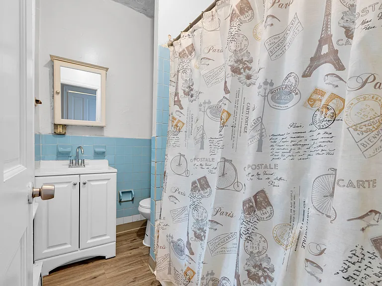 426 W Green St #1 — Photo 14