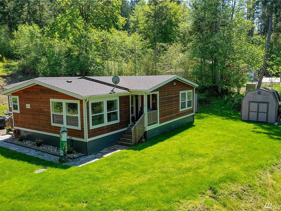 Beautiful cedar siding! 