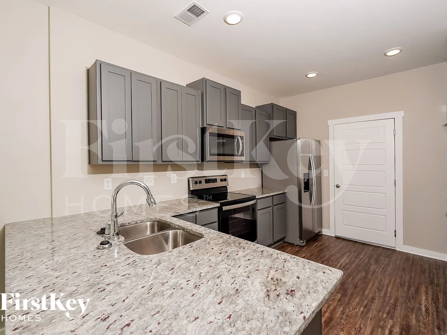 3 bed, 2.5 bath, 1442 sqft, $1,960 — Photo 4