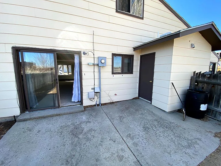 2110 Prairie Rd — Photo 50