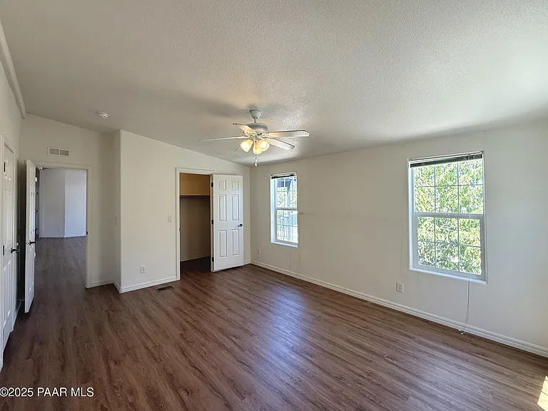 1116 Samantha St — Photo 17