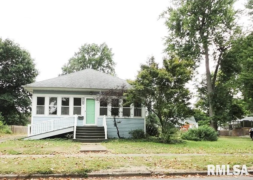 1102 W Vine St photo 1