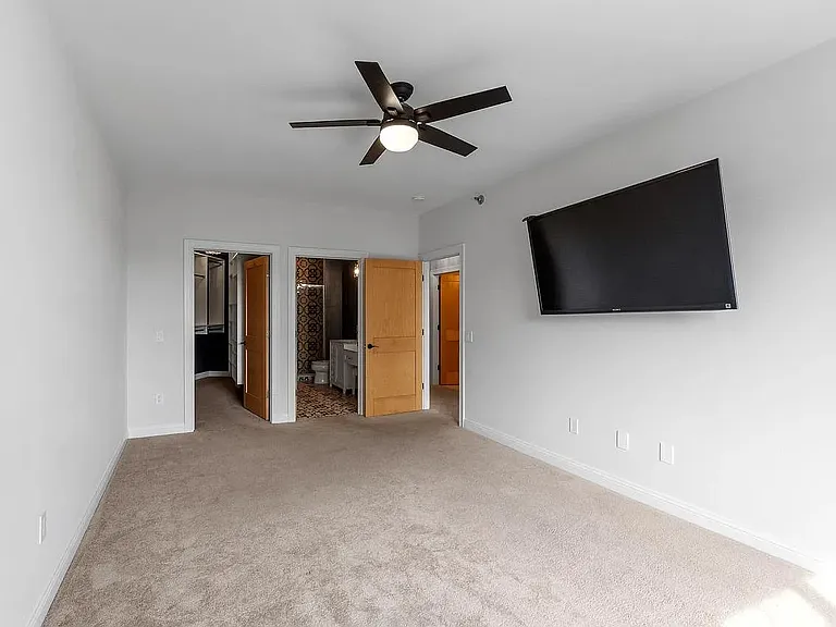 1888 N Humboldt Ave #403 — Photo 4