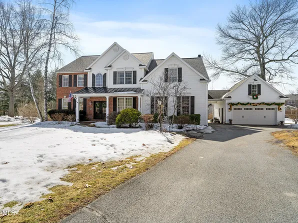 7 Royal Henley Court, Saratoga Springs, NY 12866