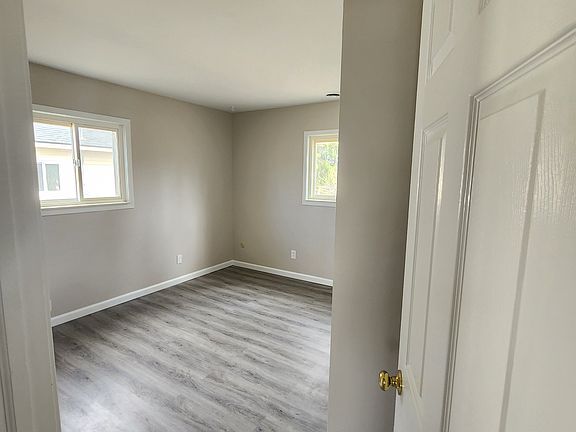 5th image of 6131 Woodsdale Dr