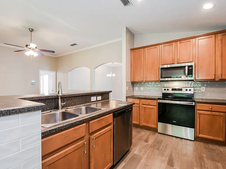 1032 Beckingham Dr — Photo 8