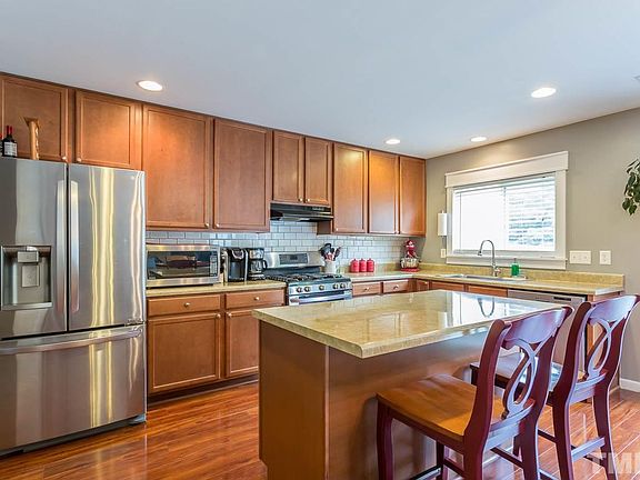 4th image of 1018 Sweet Gale Dr