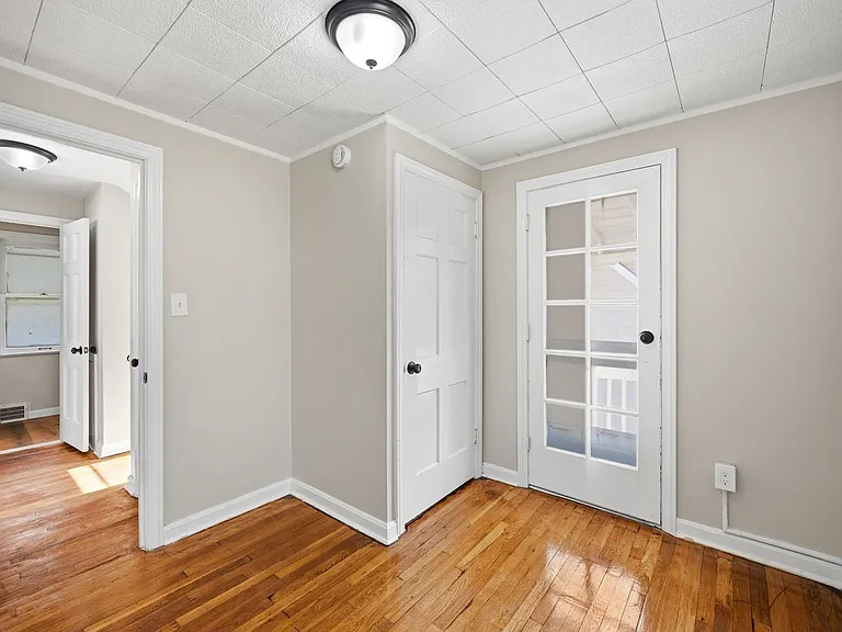 26900 Forestview Ave — Photo 14
