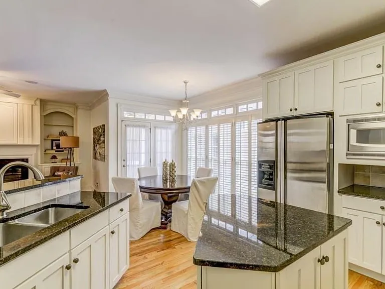 704 Longleaf Dr NE — Photo 15