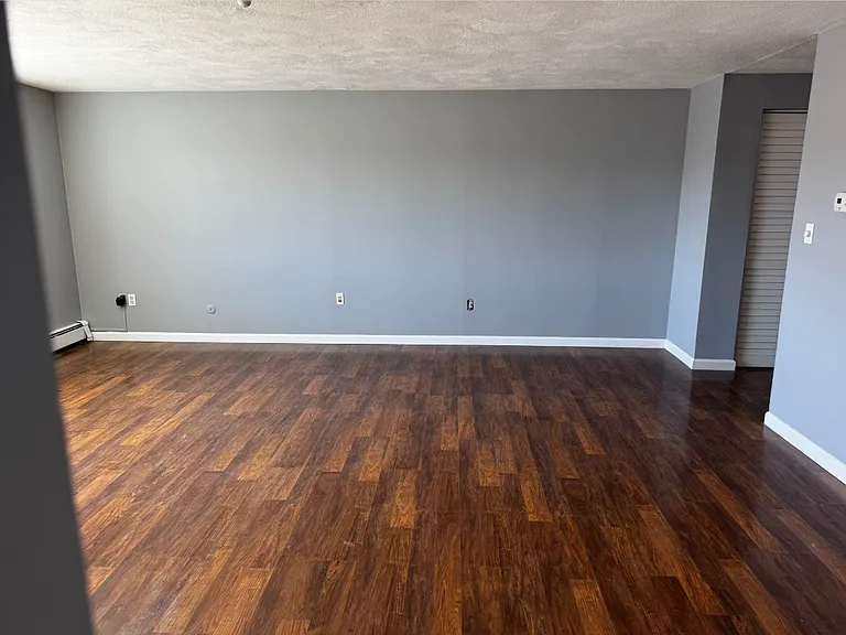 215 Winter St #4N — Photo 7