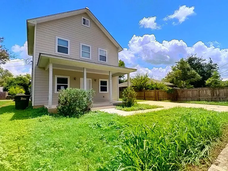 209 Jackman St — Photo 2