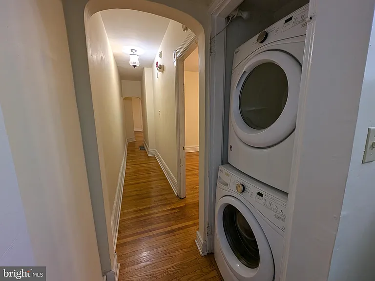 304 W School House Ln #1 — Photo 7