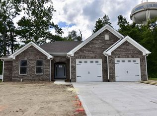 5675 Victory Dr, Columbus, IN 47203