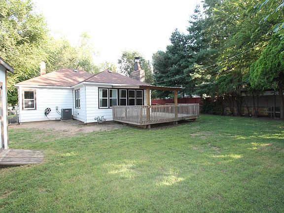 2242 E Aloma back yard