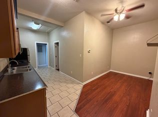 211 E Court St #B, Seguin, TX 78155