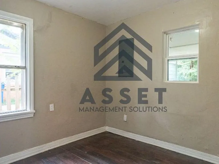 316 E Harmon Dr — Photo 14