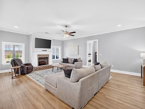 4th image of 1427 Bramble Ln
