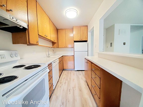 2nd image of 932 Peninsula Ave APT 407
