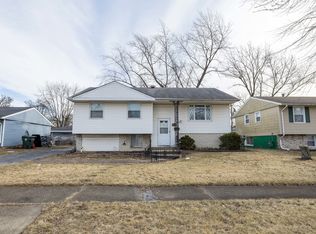 101 N Walnut Ln, Glenwood, IL 60425