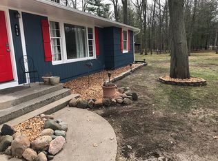 516 N Oak St, Sanford, MI 48657
