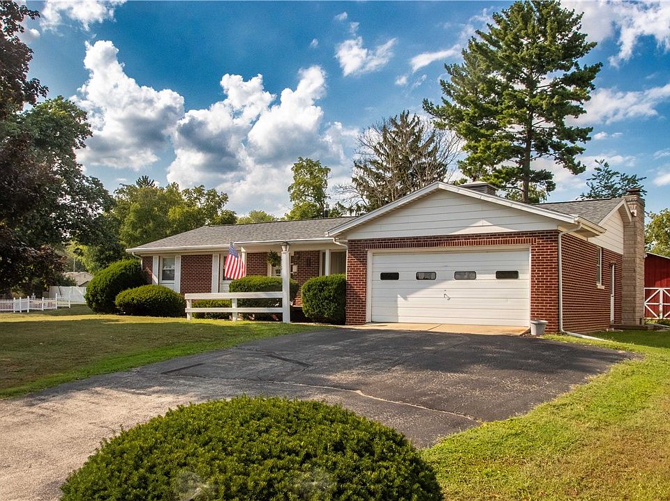 1st image of 417 S Cedarwood Dr