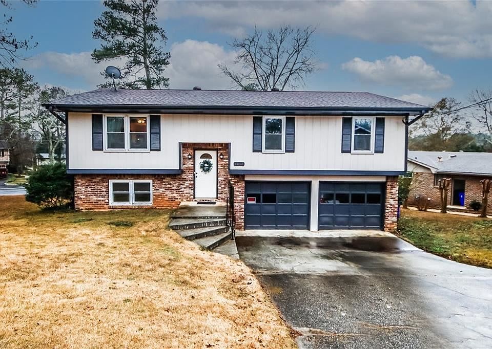 1st image of 1018 Woodbridge Way NE