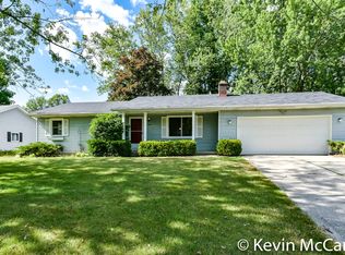 1099 72nd St SE, Grand Rapids, MI 49508