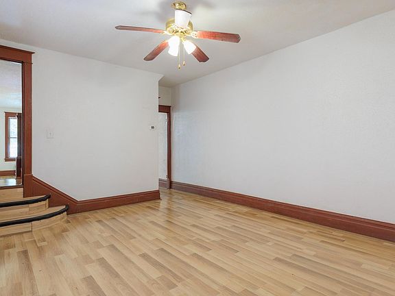 5th image of 2422 Reel St