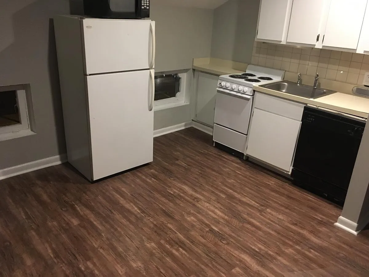 1076 Neil Avenue — Photo 3