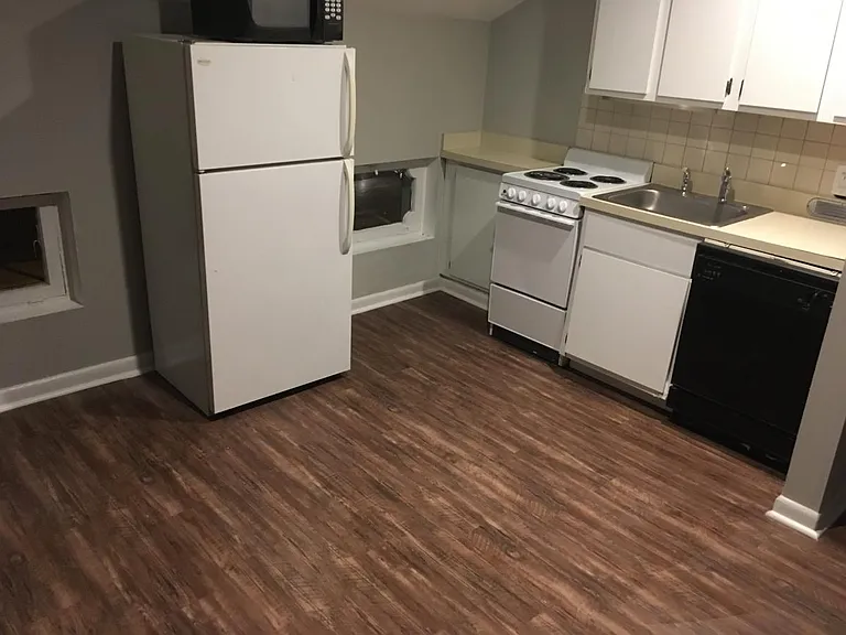 1076 Neil Ave #3B — Photo 3