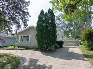 2309 Kirchoff Rd, Rolling Meadows, IL 60008