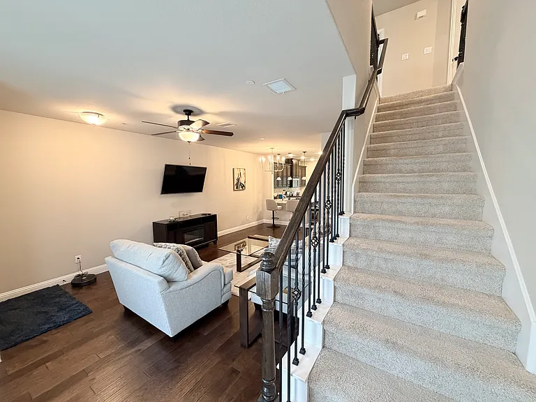 305 Tottenham Ct — Photo 10