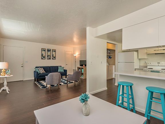 4th image of 259 S Montgomery St APT 2