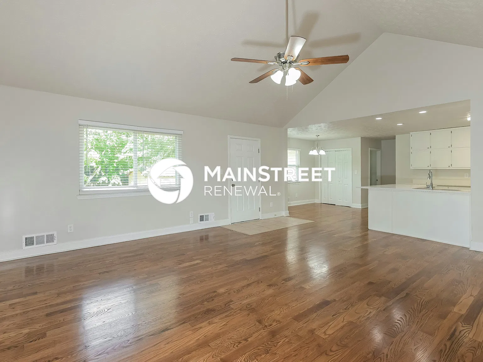 111 Russell Cir — Photo 3