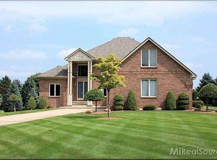 71134 Oaktree Ln, Bruce Twp, MI 48065