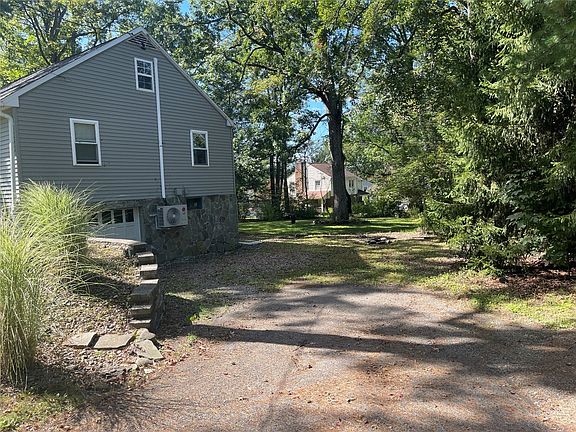 2nd image of 419 N Knight Ave
