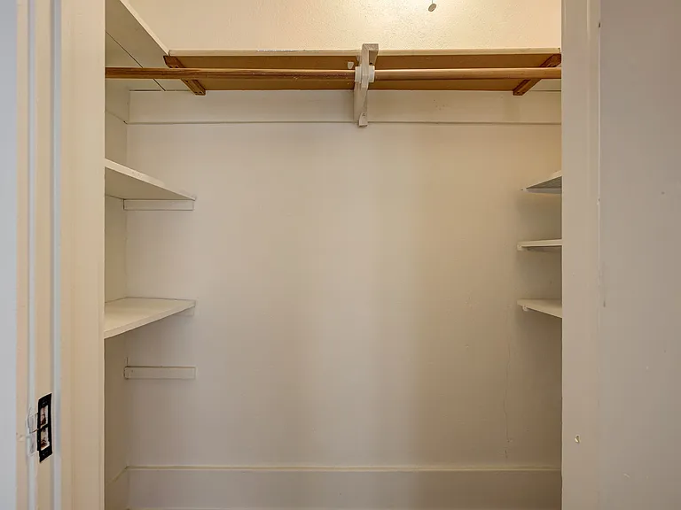311 S Webster Ave — Photo 25