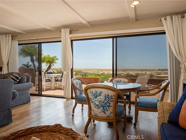 1303 E Balboa Blvd — Photo 12