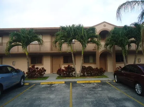 2348 W 56th St APT 15, Hialeah, FL 33016