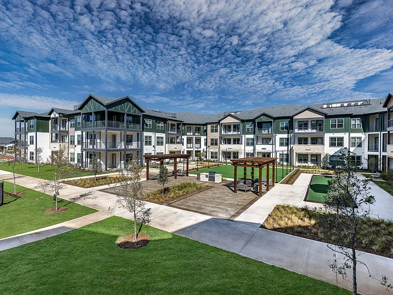 Larkspur at Creekside Apartment and Cottage Homes