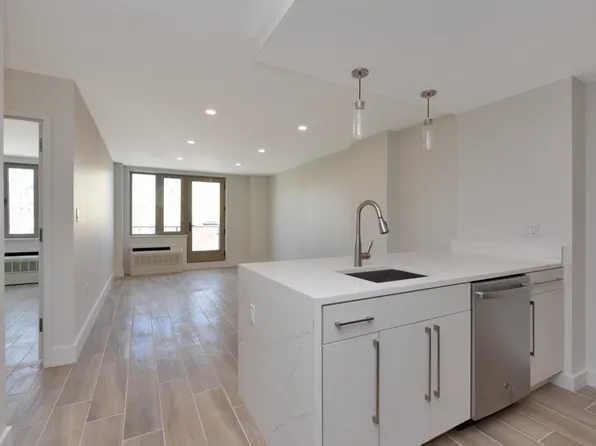 29-19 Newtown Avenue image 1 of 7