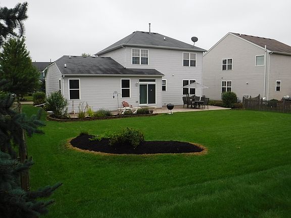 3rd image of 372 Kensington Dr