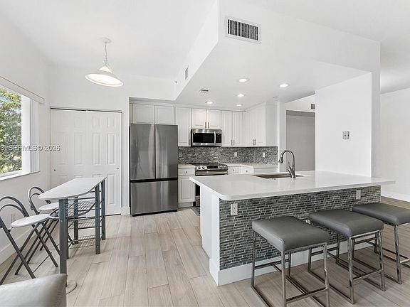 2nd image of 7715 Yardley Dr APT 303