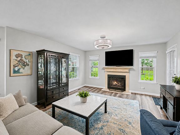 4th image of 166 White Branch Ct