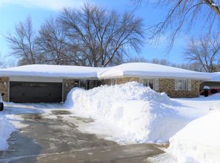 2862 Westgate Dr S, Fargo, ND 58103
