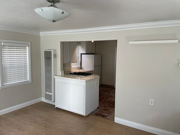 4th image of 230 Bayview Dr