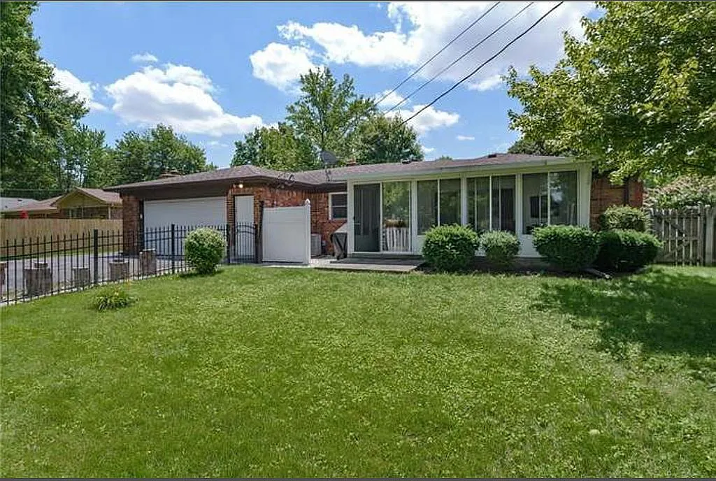 6810 Chapel Hill Rd photo 1